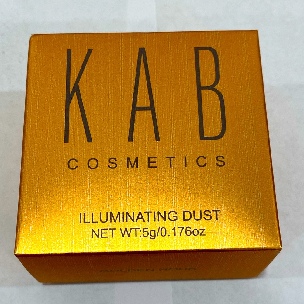 Illuminating Dust Gold